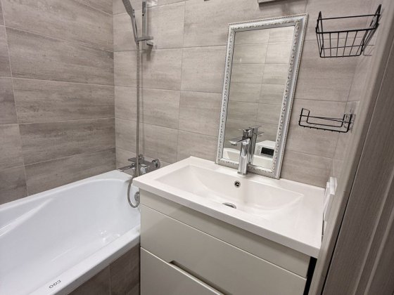 Оренда однокімнатної квартири Чорних Запорожців 18  поверх 8 не кутова Біла Церква