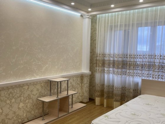 Здається сучасна однокімнатна квартира, Критий ринок, 10 000+ ком Біла Церква