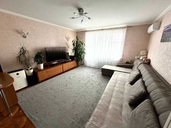 Енергонезалежна, тепла квартира у центрі міста з газом (від власника) Бровари