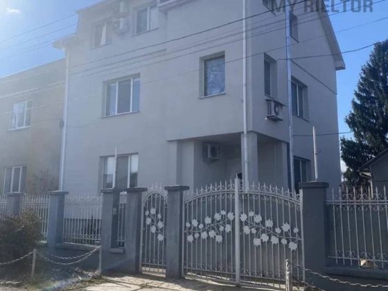 Продаж просторого будинку ! Ужгород