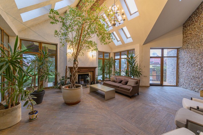 Продаж РОЗКІШНОГО будинку для великої родини із виходом до води! - фото 1