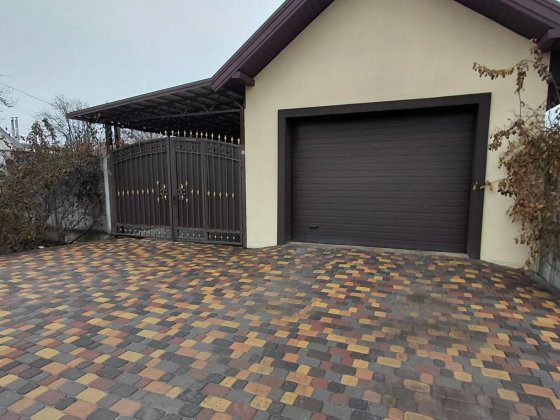 Будинок біля Космічної , зуп.Оранжерейна Запоріжжя