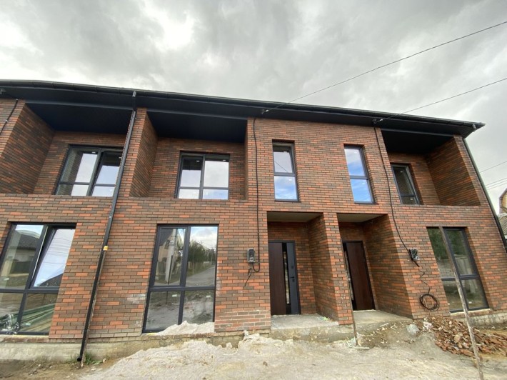 Таунхаус с міськими комунікаціями - фото 1