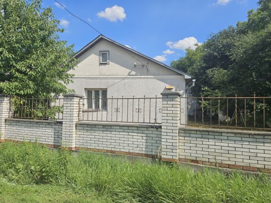 Продаж будинку у Львові. 10сот землі. Львів