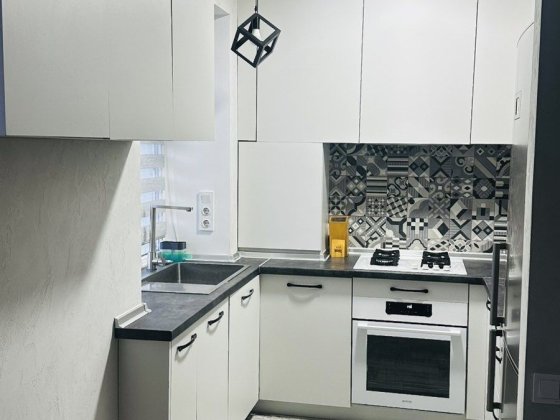 Сдам 3-ю квартиру в р-не ЦРБ! 10000!Стоит инвертор! Кременчуг