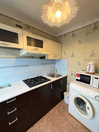 Здається в оренду  двокімнатна квартира по вулиці Степана Бандери, 14 - фото 1