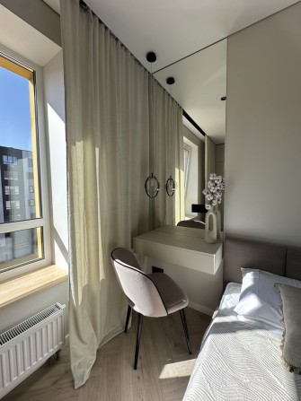 Квартира з дизайнерським ремонтом в ЖК МОЛОДІСТЬ! - фото 1