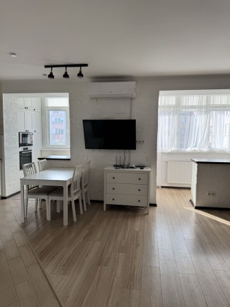 Здається двох кімнатна квартира з кухнею студією - фото 1