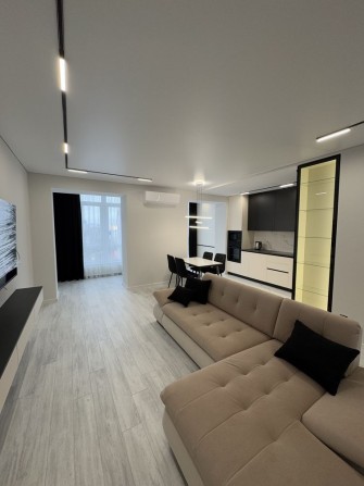 Перша здача 3 кімнатної квартири у новобудові біля парку Шевченка - фото 1