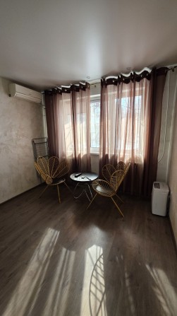 Сдам в аренду 1 комнатную квартиру на 98кв , 1 этаж - фото 1