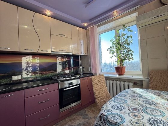 Оренда 2-кімнатної з ремонтом вулиця Велика Набережна, 50м2