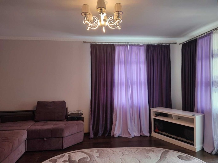 Гарна квартира центр міста поруч озера - фото 1