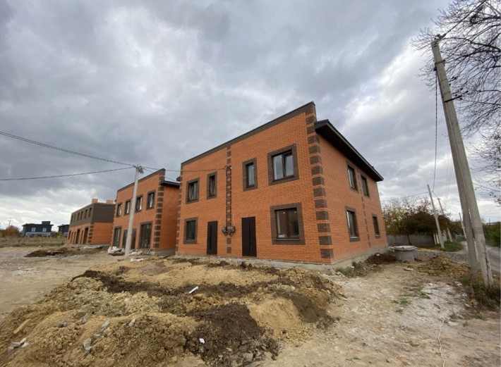 Таунхаус з ремонтом від забудовника - фото 1