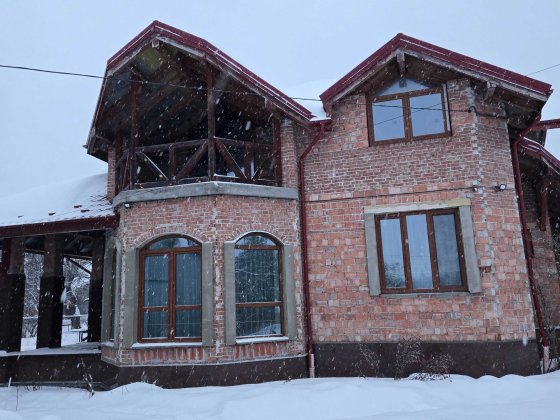 Продаж будинку в житловому стані з земельною ділянкою 35сот. у Львові Львів