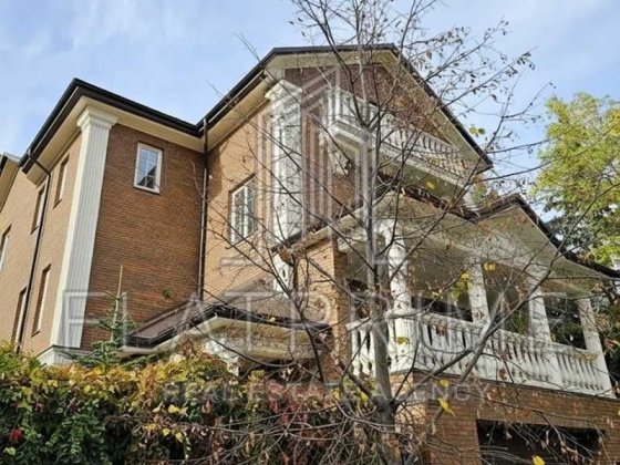 Продається будинок на вул. Звіринецька Киев