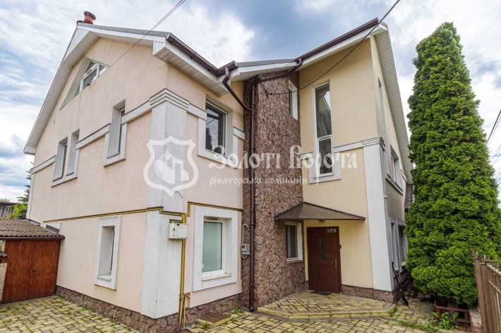 Будинок, 3 поверхи. 5 соток. Євроремонт. Збруцька 5, Святошинський р-н - фото 1