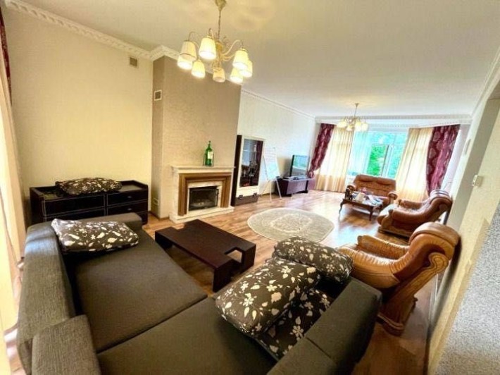 Продаж 4 кімнатного котеджу з мансардою по вул. Варшавська - фото 1