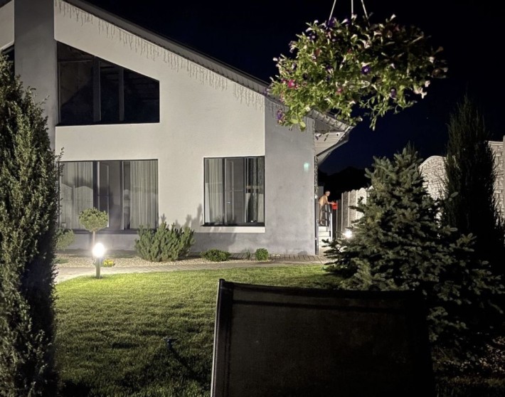 Дом 355 м² в закрытом коттеджном посёлке, 7 соток - фото 1