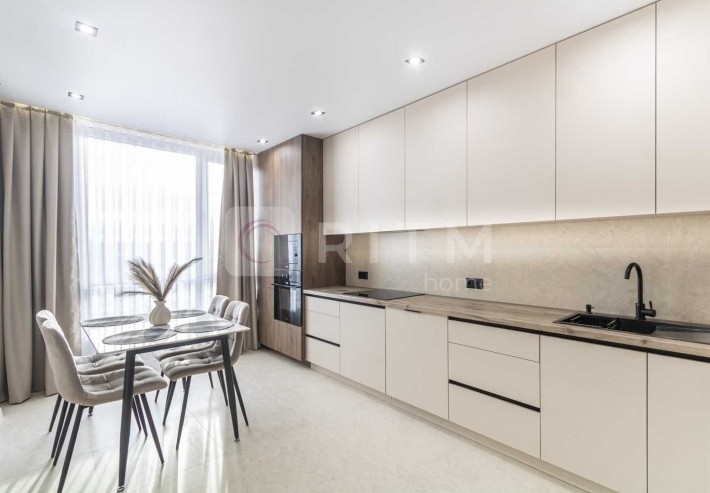 ОРЕНДА.ПЕРША ЗДАЧА. Велика функціональна 1к квартира з кухнею-студією - фото 1