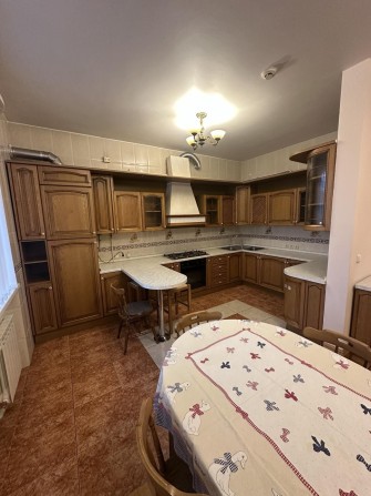 Сдам квартиру 200 кв.м.Центр - фото 1