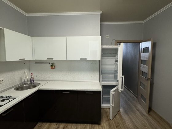 Оренда 1-кімн 14300 грн Відродження 50 Луцк