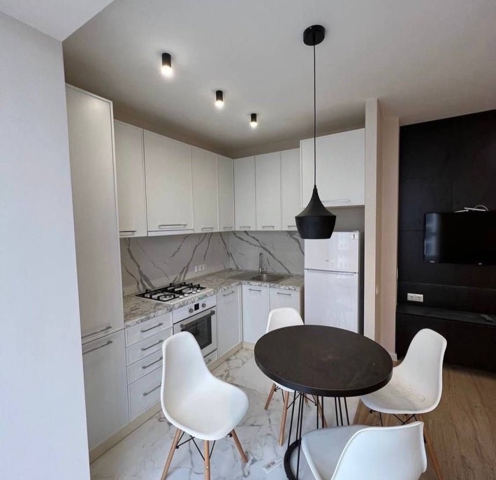 Оренда 1 км квартири поруч з центром - фото 1