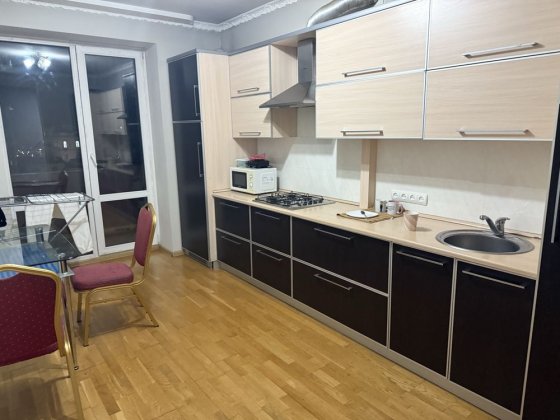 Оренда центр Чорновола 10 ( підселення )3500 грн Ивано-Франковск