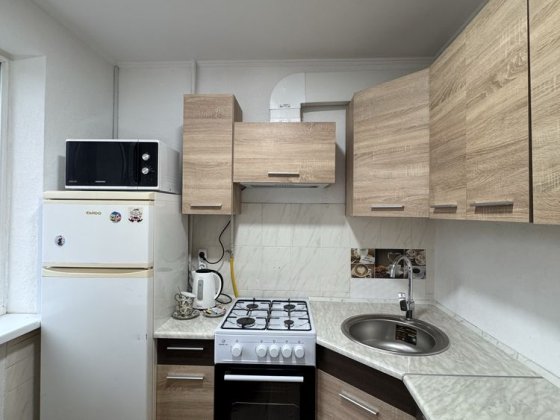 Аренда 2х ком кв , в р-не Новинки ( ул Александра Васякина ) Кривой Рог