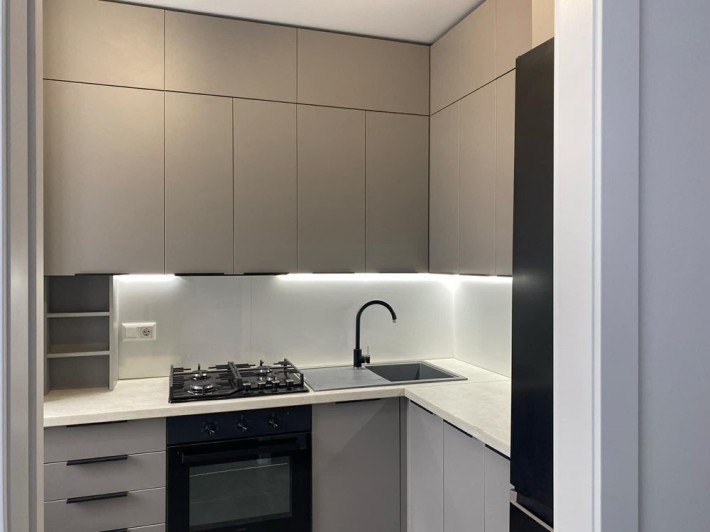 Оренда 2 кімнатної квартири у центральній частині міста - фото 1