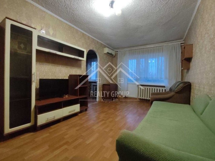 Оренда двокімнатної квартири-студії на Соцмісті по Соборності. - фото 1