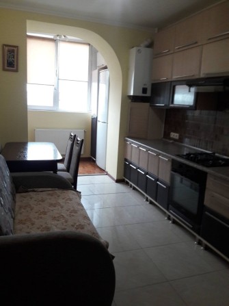 Здається 2 х кімн. квартира з 01.03 по вул. Симоненка 3Б, на 1 рік - фото 1