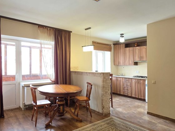 2-кім в центрі з автономкою Луцк