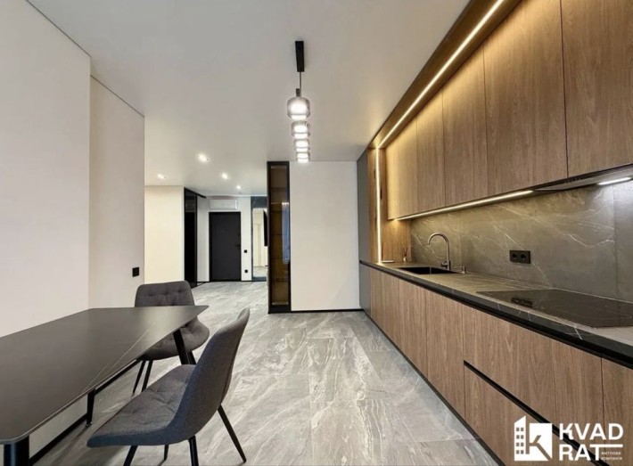 Перша здача, стильна півторачка біля озера ЖК Manhattan - фото 1