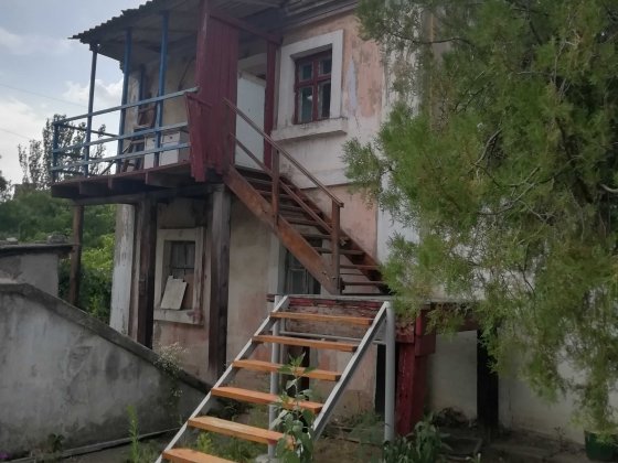 Продается часть дома район Яхт-Клуба с участком земли Шоссейна 3