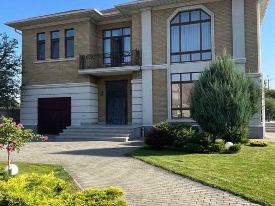 Купите шикарный дом Левый берег большой участок