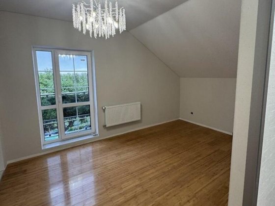 Сучасний двоповерховий таунхаус з ремонтом і власним подвір’ям Вінниця