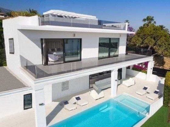 Продам  дом на ул .Онежская не далеко от Каравана ,не красная линия. Дніпро