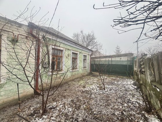 Продам частину будинку з окремим двором ЮТЗ