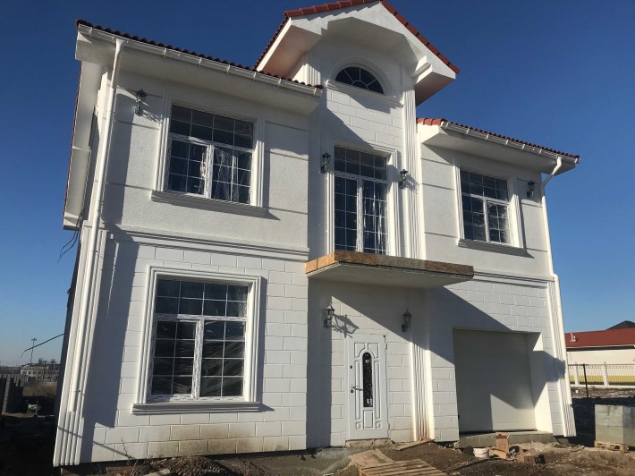 Готовый дом в Совиньоне, 7,5 соток, 225 кв..м. - фото 1