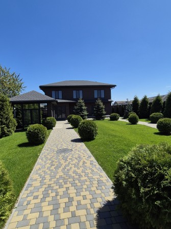 Продам новый дом! Правый берег! Дорогой дизайнерский ремонт! - фото 1