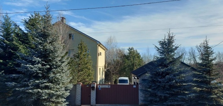 Дом Краснополье трёхквартирный 3 эт. 360 кв/м 20 сот - фото 1