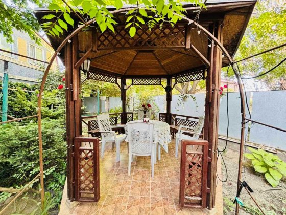 Продам дом с участком + готовый бизнес. р-н Автовокзала