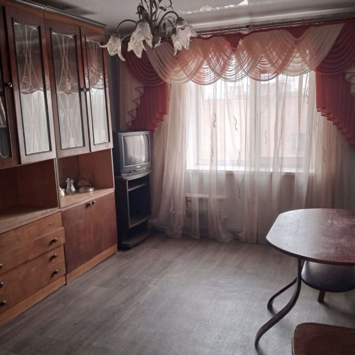 Трц Екватор Браїлки поруч зупинка вільна - фото 1