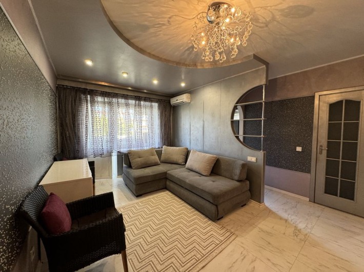 Свет не откл!Двушка в центре по Соборности!Можно с маленькой собачкой! - фото 1