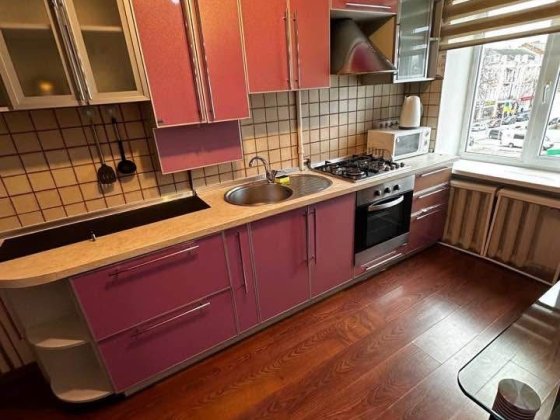 1-к Театр Гоголя, Закртый двор Полтава