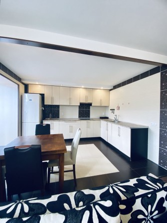 Вже вільна простора квартира в новому будинку - фото 1