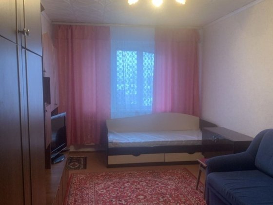 Однушка на Крессе. Рядом школа полиции.Оплата помесячно.Заселим сразу. Кривой Рог