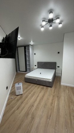 Світла 1-кімн. квартира з панорамним виглядом у ЖК «Княгинин» - фото 1