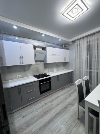 Оренда 1-0 кімнатна в новобудові! - фото 1