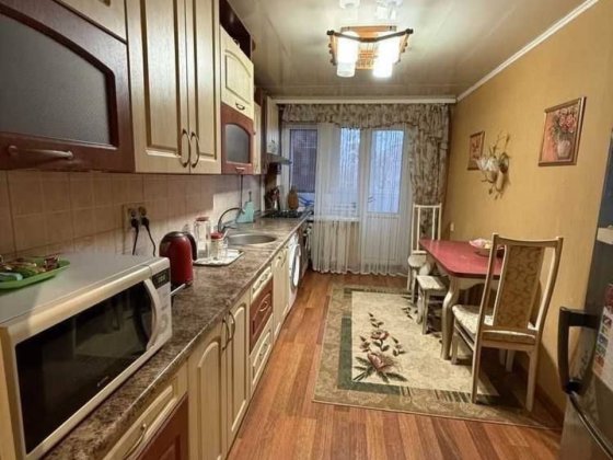 Поділ 3-х кімн.квартира в новому цегл. Будинку з ремонтом Полтава